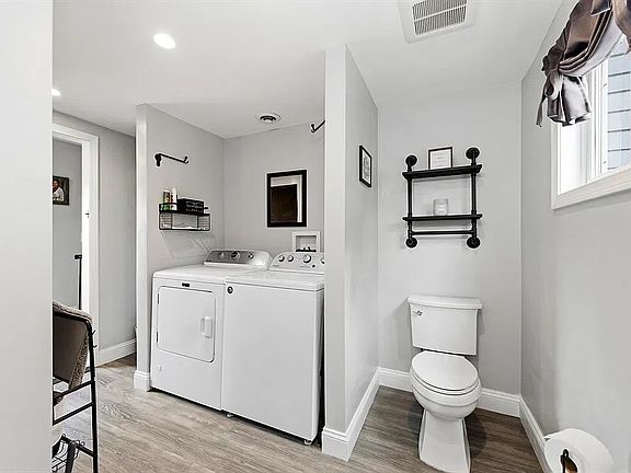 5th image of 21 Pleasant St #2