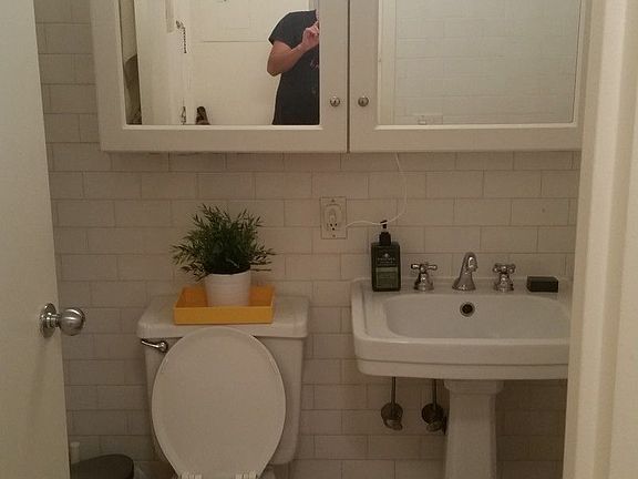 5th image of 190 E 7th St APT 204