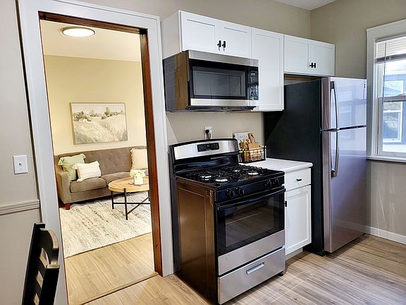 4th image of 2308 Glenwood Ave #3
