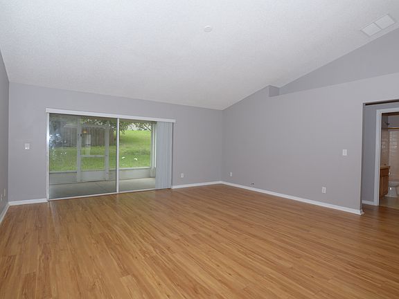 3rd image of 1110 Heather Glen Dr