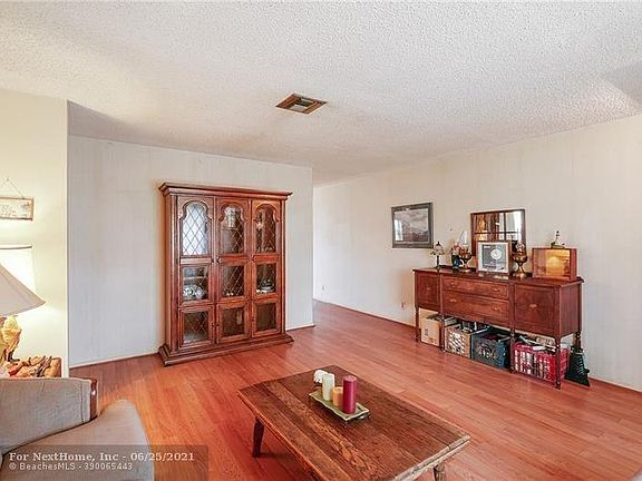 4th image of 1902 SW 83rd Ter