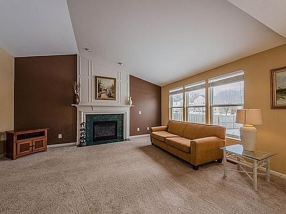3rd image of 7255 Oakridge Dr