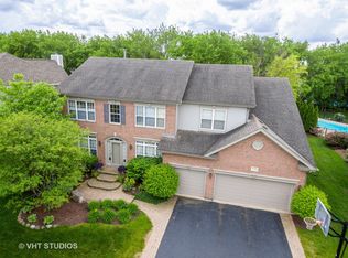 1733 Rolling Hills Dr, Crystal Lake, IL 60014