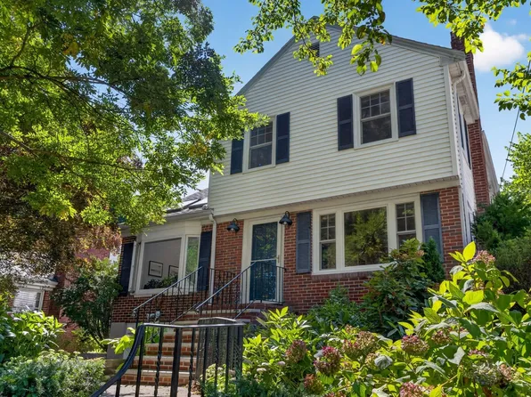 70 Westchester Rd, Jamaica Plain, MA 02130