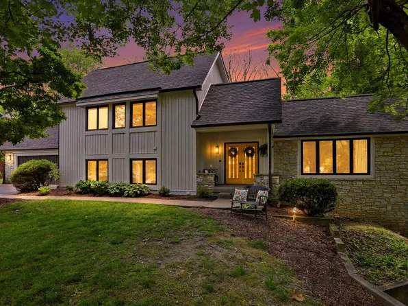 755 Round Ct, Zionsville, IN 46077