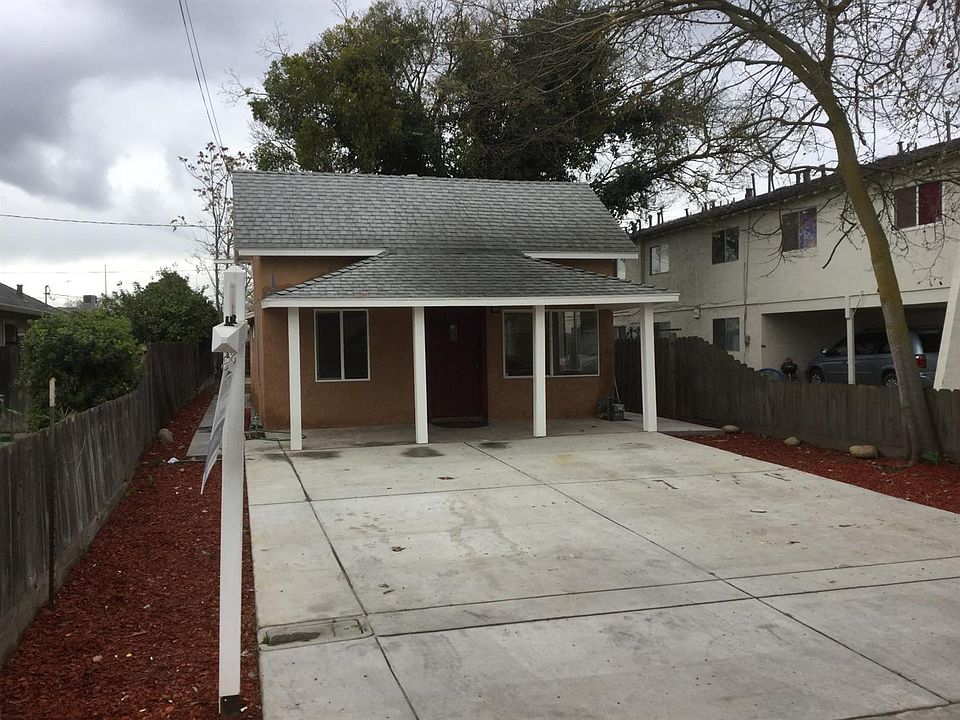 2nd image of 2224 2nd St