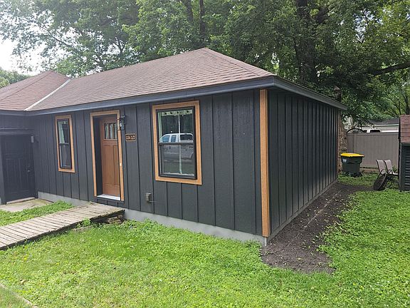2nd image of 154 3rd Ave