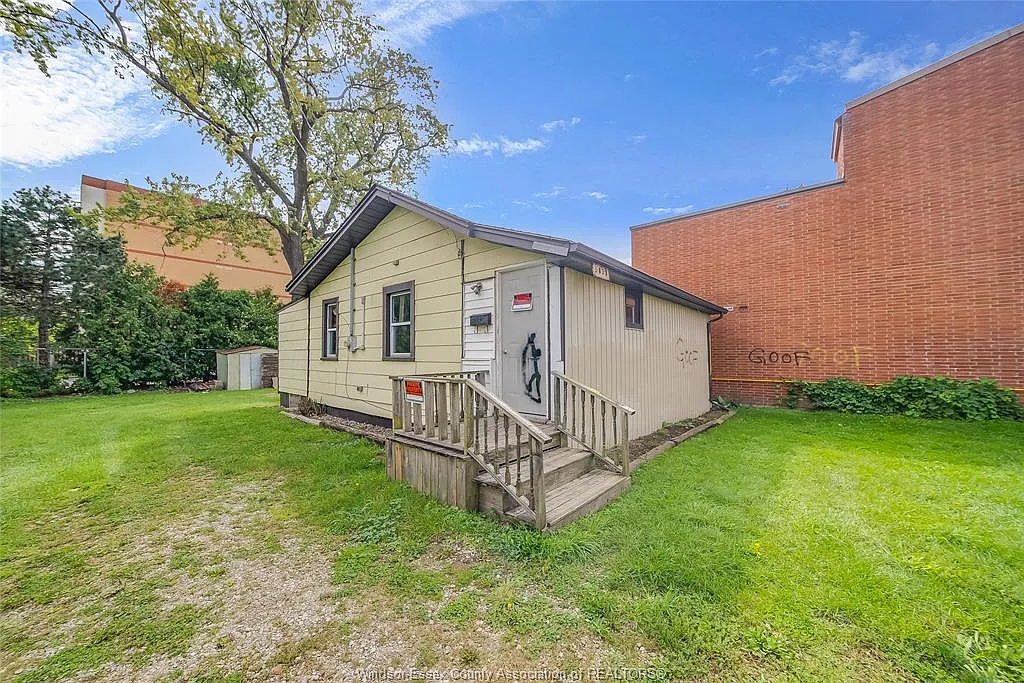 2 bed, $1,400 — Photo 1