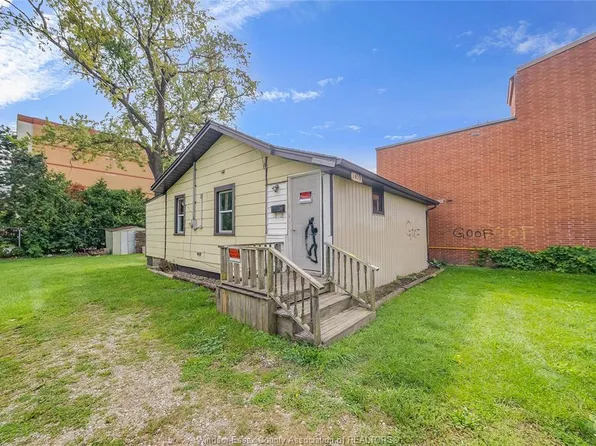 5837 Tecumseh Rd E, Windsor, ON N8T 1E1