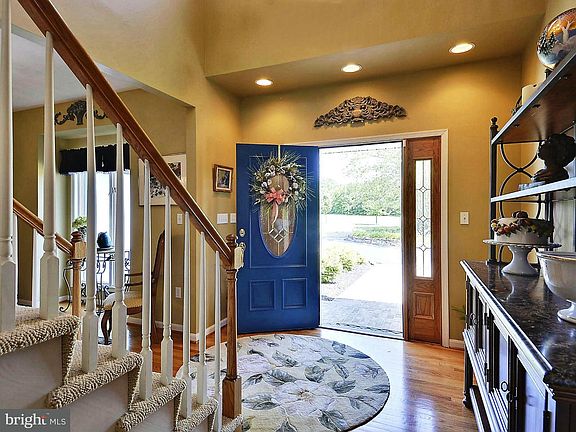 2nd image of 142 Plantation Ln