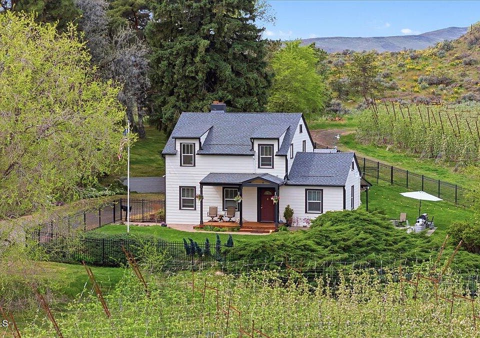 1st image of 2880 Naches Heights Rd