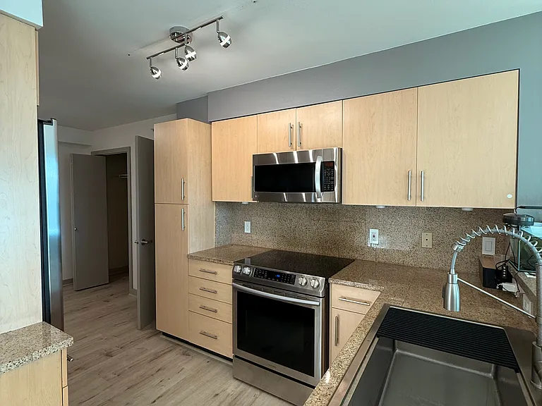 1100 106th Ave NE #307 — Photo 5