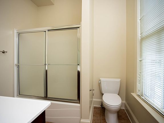 3rd image of 1320 W Cary St Suite 1F