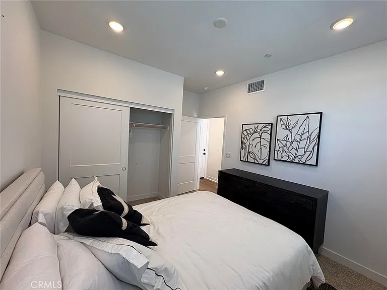 2211 W Orange Ave #21 — Photo 6