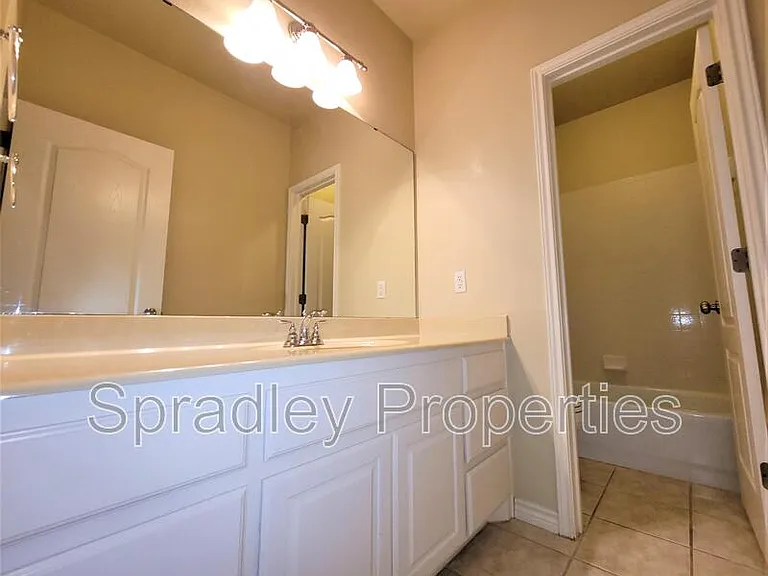 505 Marshall Dr — Photo 6