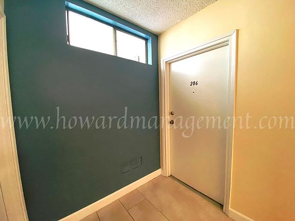 4th image of 826 2nd St APT 206