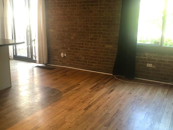 3rd image of 648 W Belden Ave APT D