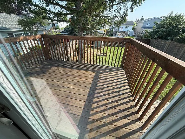 2725 57b Ave — Photo 21