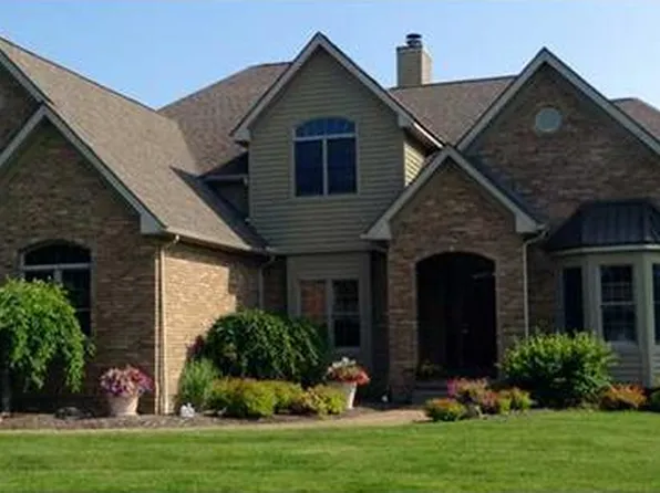 46 Clubhouse Dr, West Middlesex, PA 16159
