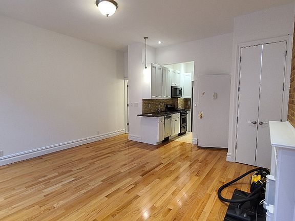 3rd image of 26 E 84th St APT 2A