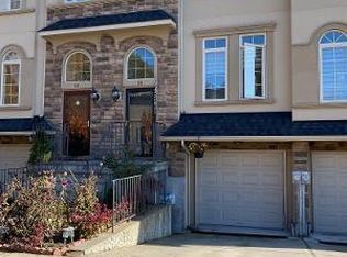 116 Sweetgum Ln, Staten Island, NY 10314