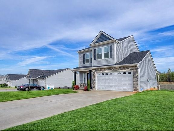 2nd image of 160 Thorn Creek Dr