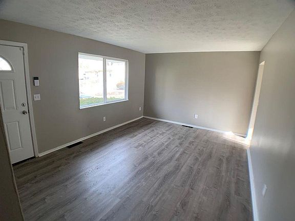 5th image of 1854 Bluehill Dr