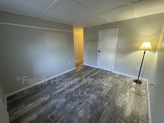 2nd image of 110 W Charlotte St #1