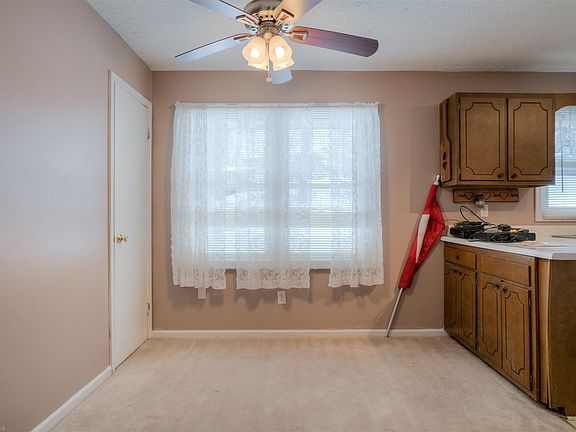 5th image of 4335 Wayside Dr SE