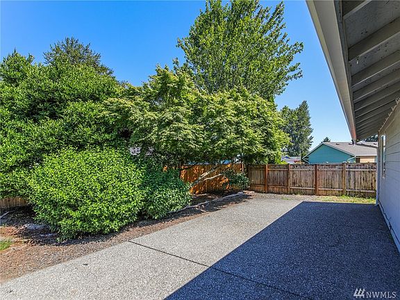 3rd image of 9723 52nd Ave NE