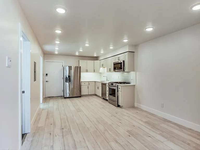 1454 South Van Ness LLC — Photo 1