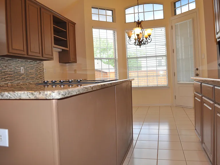 3416 Glenmoor Dr — Photo 7