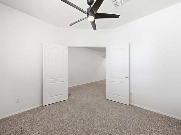 4th image of 17438 W Adams St