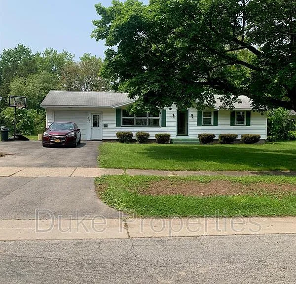 261 Morrow Dr — Photo 1