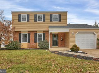 129 Victoria Dr, Mechanicsburg, PA 17055
