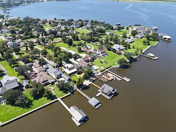 3rd image of 3210 Henderson Bayou Rd