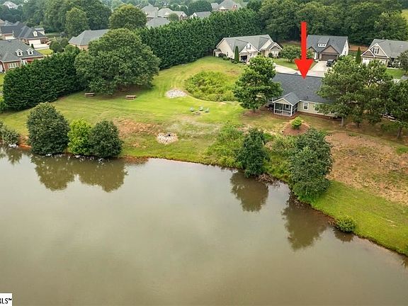 3rd image of 1031 Whirlaway Cir