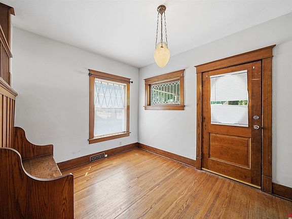 2nd image of 140 N 31st St