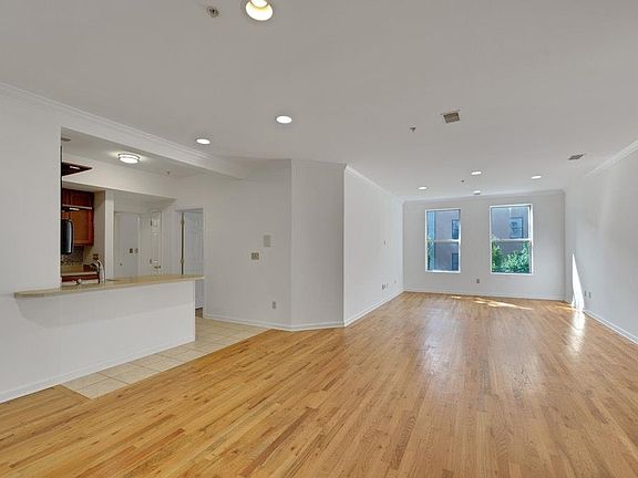2nd image of 510 Monroe St APT 201