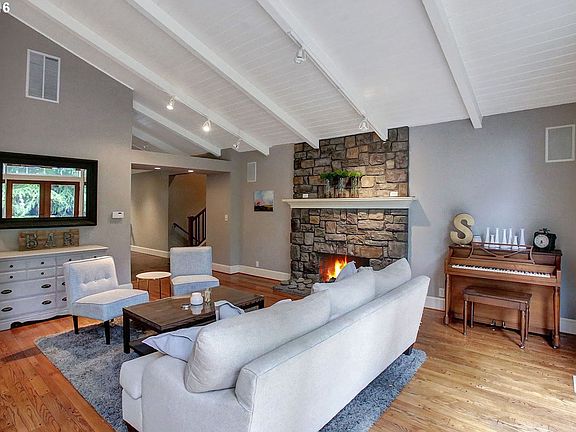 5th image of 2331 Dellwood Dr