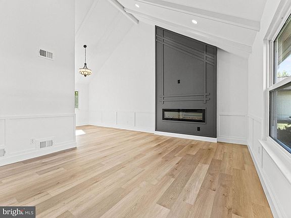 4th image of 40 Hanover Rd