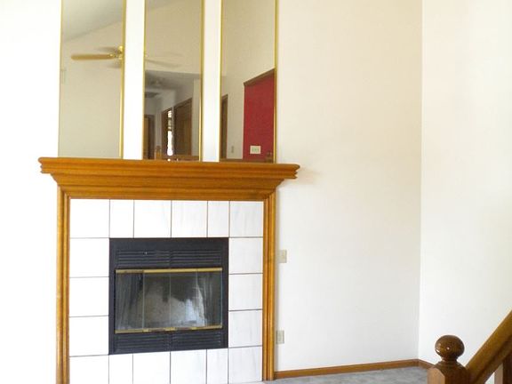4th image of 412 SE Onyx Dr