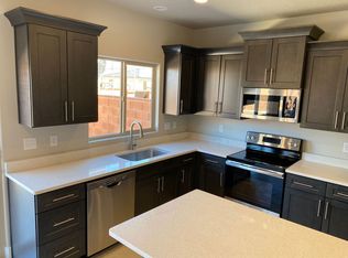 Red Mountain Vista Town Home, End Unit, Ivins, UT 84738