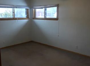 3340 S Dayfield Ave, Milwaukee, WI 53207