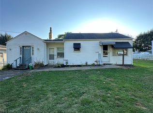 302 N Plum St, Gnadenhutten, OH