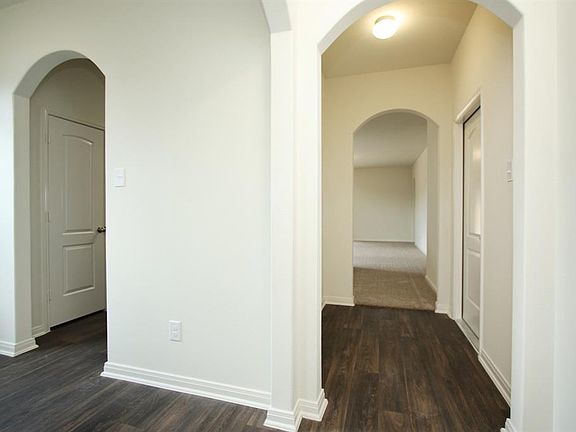 3rd image of 719 Crystal Lakes Dr