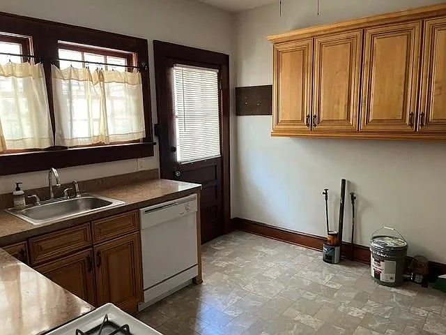 66 Trammell St #B — Photo 12