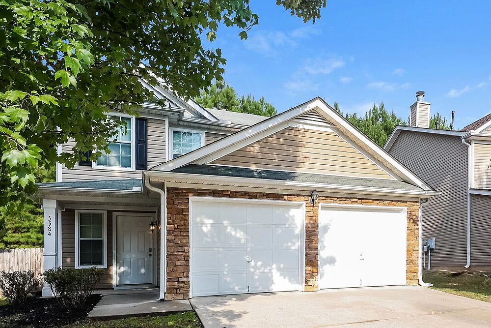 3 bed, 2.5 bath, 1644 sqft, $2,000 — Photo 4