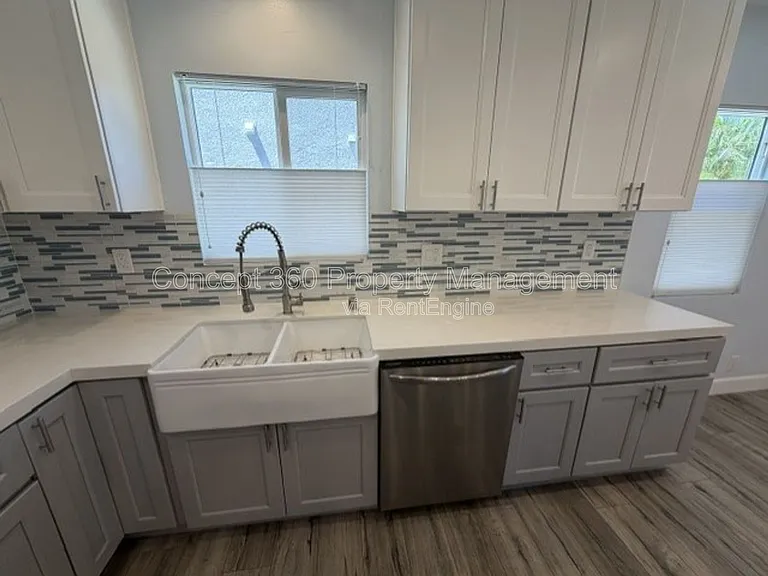 2287 Belmont Ave — Photo 9