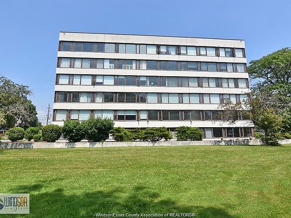 2nd image of 2144 Pelissier St #601